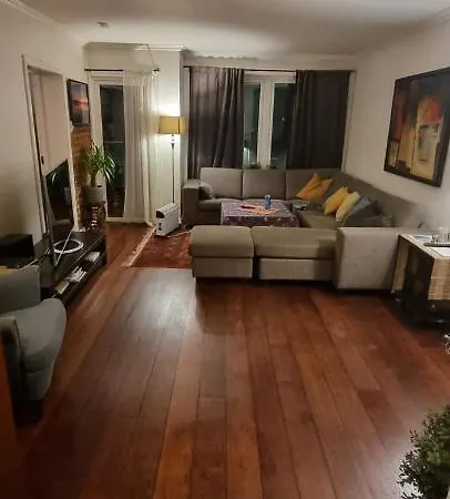 In Close To The Main Apartment *